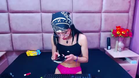 Anny online show from December 2024 12:49:01 PM