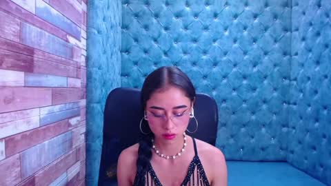 Anny online show from January 2025 07:04:02 PM