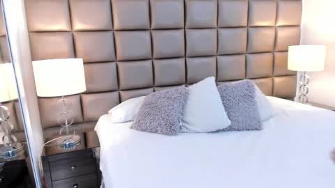 Snapshot of annyhizzle chatting on January 2025 09:50:01 PM online show from January 2025 09:50:01 PM