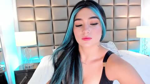 Snapshot of annyhizzle chatting on February 2025 09:22:01 PM online show from February 2025 09:22:01 PM