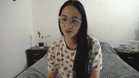 Snapshot of annyroberts_89 chatting on December 2024 12:09:02 AM Anny online show from December 2024 12:09:02 AM