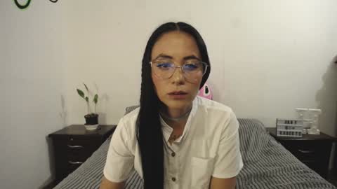 Snapshot of annyroberts_89 chatting on January 2025 10:45:01 PM Anny online show from January 2025 10:45:01 PM