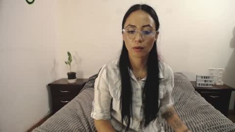 Snapshot of annyroberts_89 chatting on January 2025 02:35:01 AM Anny online show from January 2025 02:35:01 AM