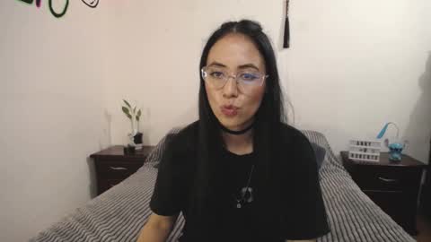 Snapshot of annyroberts_89 chatting on February 2025 12:24:01 AM Anny online show from February 2025 12:24:01 AM