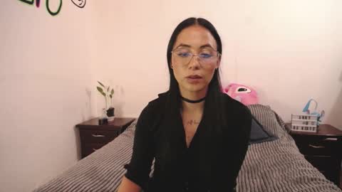 Snapshot of annyroberts_89 chatting on March 2025 09:48:02 PM Anny online show from March 2025 09:48:02 PM