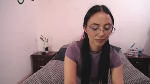 Snapshot of annyroberts_89 chatting on March 2025 11:35:02 PM Anny online show from March 2025 11:35:02 PM