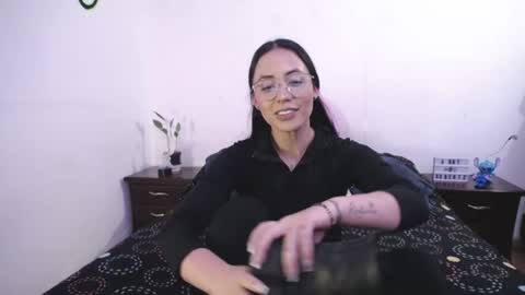 Snapshot of annyroberts_89 chatting on March 2025 11:28:02 PM Anny online show from March 2025 11:28:02 PM