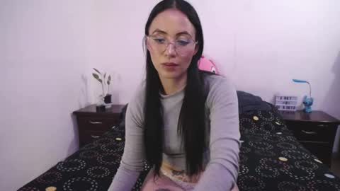 Snapshot of annyroberts_89 chatting on March 2025 11:22:02 PM Anny online show from March 2025 11:22:02 PM