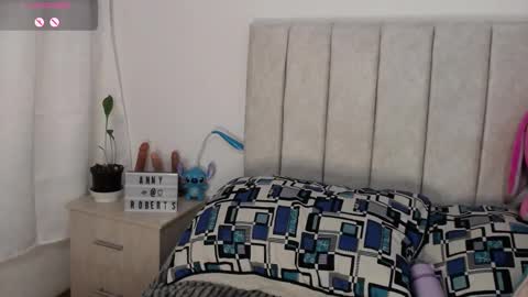 Snapshot of annyroberts_89 chatting on September 2025 01:34:02 PM Anny online show from September 2025 01:34:02 PM