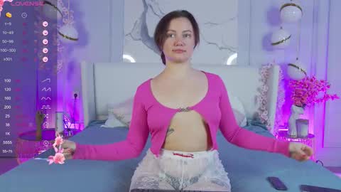 Snapshot of annysue_ chatting on October 2025 05:19:02 AM AnnySue online show from October 2025 05:19:02 AM