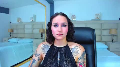 AnnyT online show from September 2025 08:43:01 PM