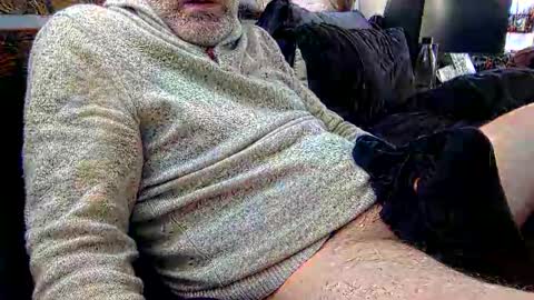 Snapshot of anon14586 chatting on February 2025 08:25:01 PM Anon10005 online show from February 2025 08:25:01 PM