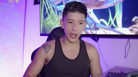 Snapshot of anonhungboy chatting on November 2025 11:48:01 PM anonhungboy online show from November 2025 11:48:01 PM