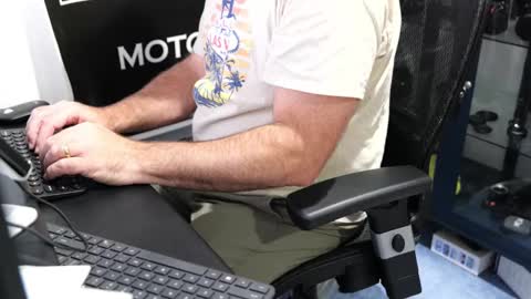 Snapshot of anonycock7 chatting on October 2025 01:08:02 PM D online show from October 2025 01:08:02 PM