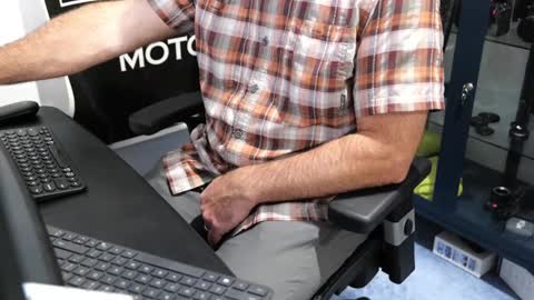 Snapshot of anonycock7 chatting on October 2025 12:35:02 PM D online show from October 2025 12:35:02 PM