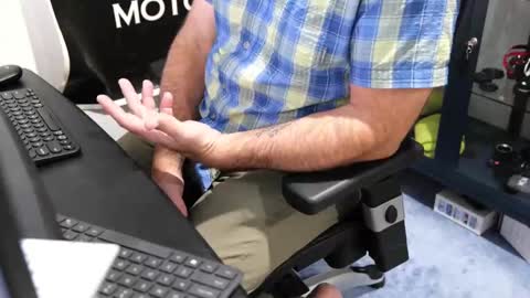 Snapshot of anonycock7 chatting on October 2025 12:49:02 PM D online show from October 2025 12:49:02 PM