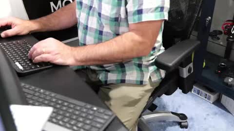 Snapshot of anonycock7 chatting on October 2025 08:20:02 PM D online show from October 2025 08:20:02 PM