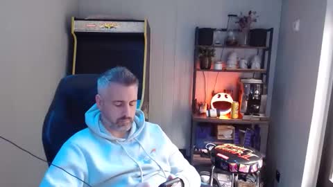 anonymousblokeuk online show from September 2025 11:44:02 AM