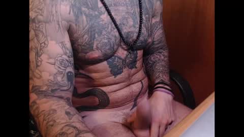 Snapshot of anotnio95 chatting on October 2025 05:24:02 PM maicol online show from October 2025 05:24:02 PM