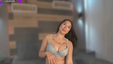 Snapshot of anthonellasweet_ chatting on November 2025 11:32:01 AM Anthonella Sweet online show from November 2025 11:32:01 AM