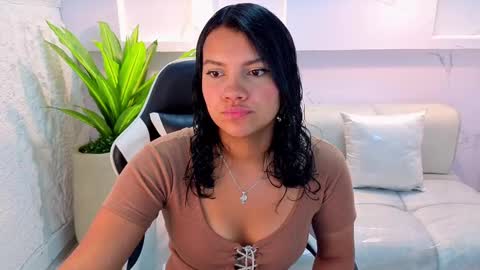 Antonela online show from September 2025 12:40:01 PM