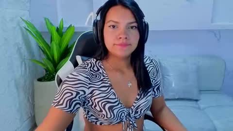 Antonela online show from September 2025 01:02:02 PM