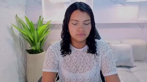 Antonela online show from October 2025 12:55:02 PM