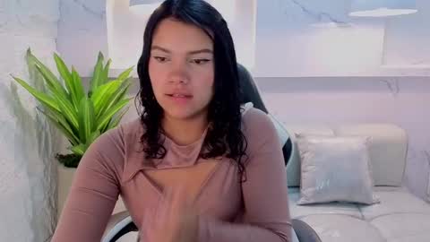 Antonela online show from October 2025 12:45:02 PM