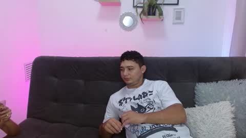 Snapshot of antonella_n_brian chatting on October 2025 06:41:02 PM Antonella y Brian online show from October 2025 06:41:02 PM