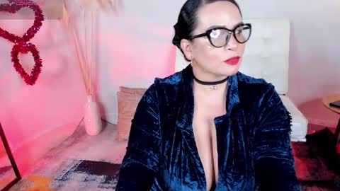 Antonia online show from September 2025 04:47:02 AM