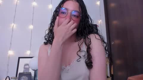 Snapshot of antoniart_ chatting on September 2025 02:15:02 AM Antonia online show from September 2025 02:15:02 AM