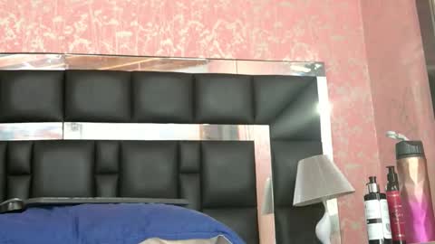 Snapshot of anzhelika_novick_ chatting on November 2025 12:29:02 PM Chelmi online show from November 2025 12:29:02 PM