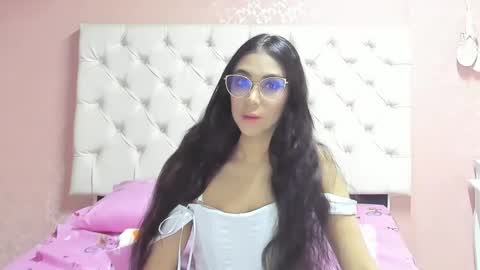 Aome Rainbow online show from January 2025 12:00:01 AM