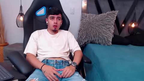 Snapshot of apolo_lopez chatting on October 2025 04:25:02 PM Apolo online show from October 2025 04:25:02 PM