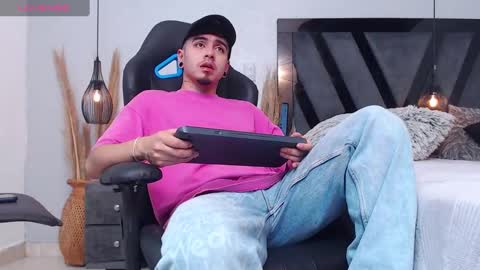 Snapshot of apolo_lopez chatting on November 2025 03:40:01 PM Apolo online show from November 2025 03:40:01 PM