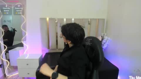 apolo_tay1 online show from October 2025 04:37:02 PM