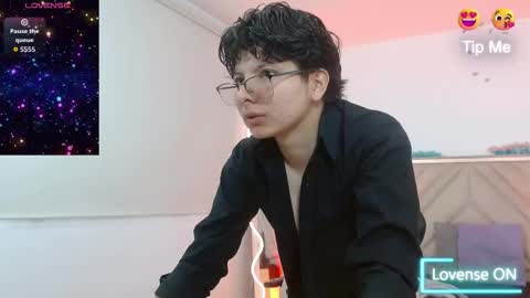 apolo_tay1 online show from October 2025 02:36:01 PM