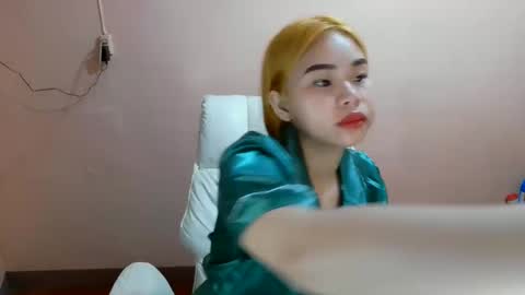 apple_pie23456 online show from March 2025 06:08:02 PM