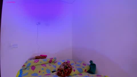 Snapshot of apriilpeach_ chatting on October 2025 09:14:02 PM Maria online show from October 2025 09:14:02 PM