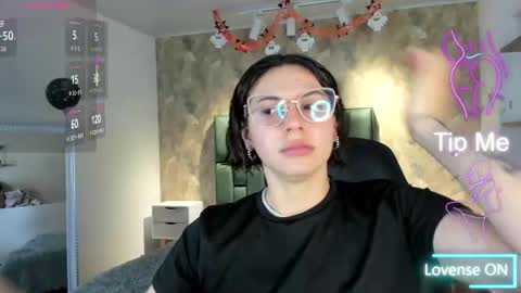 Snapshot of april_dumont chatting on October 2025 11:45:02 AM April online show from October 2025 11:45:02 AM