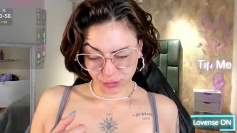 Snapshot of april_dumont chatting on November 2025 11:54:01 AM April online show from November 2025 11:54:01 AM