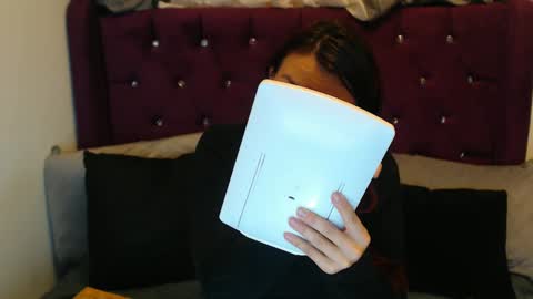 Snapshot of april_harrys chatting on October 2025 12:28:02 PM April online show from October 2025 12:28:02 PM