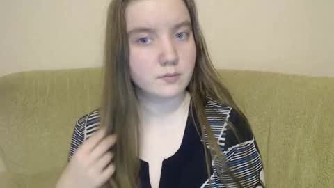 Josefin online show from October 2025 01:11:01 PM