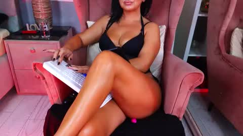 AQueenMonica online show from September 2025 10:41:01 AM