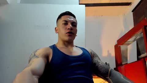 Snapshot of aquiles_51 chatting on October 2025 10:27:02 PM Jonathan online show from October 2025 10:27:02 PM