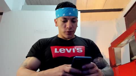 Snapshot of aquiles_51 chatting on October 2025 08:51:01 PM Jonathan online show from October 2025 08:51:01 PM