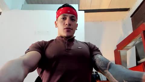 Snapshot of aquiles_51 chatting on October 2025 08:50:01 PM Jonathan online show from October 2025 08:50:01 PM