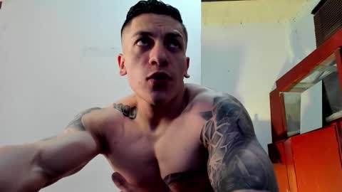 Snapshot of aquiles_51 chatting on October 2025 08:42:01 PM Jonathan online show from October 2025 08:42:01 PM