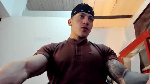 Snapshot of aquiles_51 chatting on October 2025 07:30:02 PM Jonathan online show from October 2025 07:30:02 PM