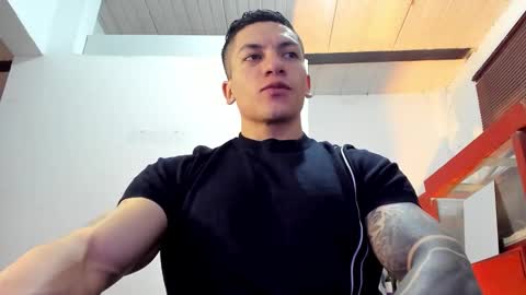 Snapshot of aquiles_51 chatting on November 2025 07:13:02 PM Jonathan online show from November 2025 07:13:02 PM